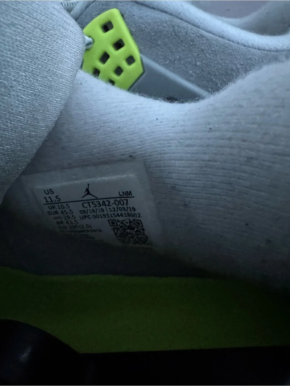 Jordan 4 SE “neon 95”